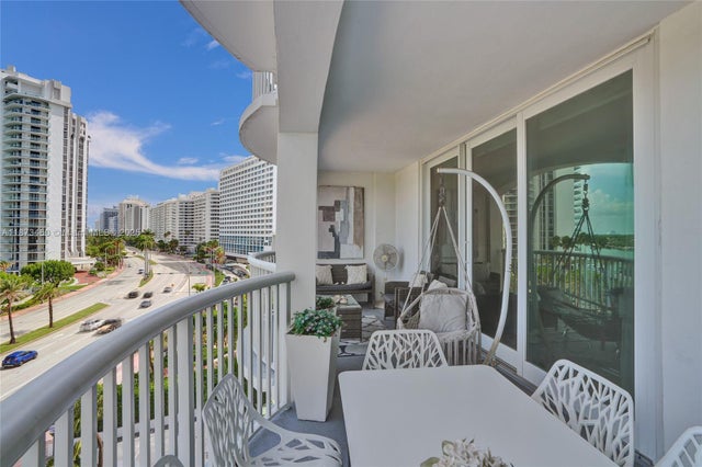 2 of 25 - 5401 Collins Ave 424, Miami Beach, FL