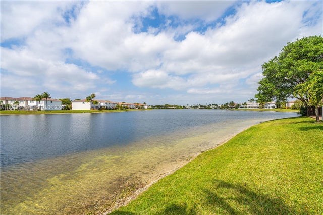 5 of 42 - 6644 Nw 107th Pl, Doral, FL