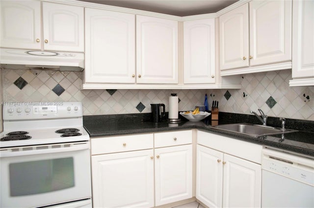 4 of 44 - 2201 S Ocean Dr 1606, Hollywood, FL