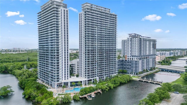 2 of 48 - 16385 Biscayne Blvd 1007, North Miami Beach, FL