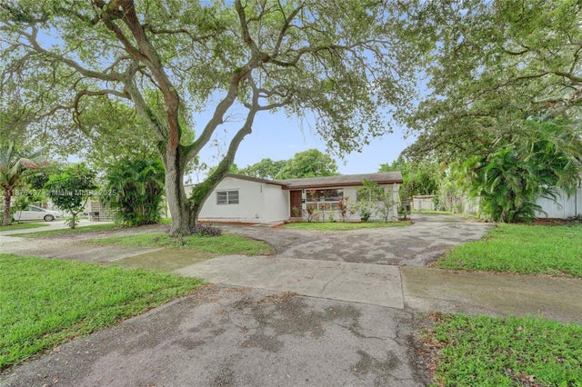 3 of 71 - 3330 Taft St, Hollywood, FL