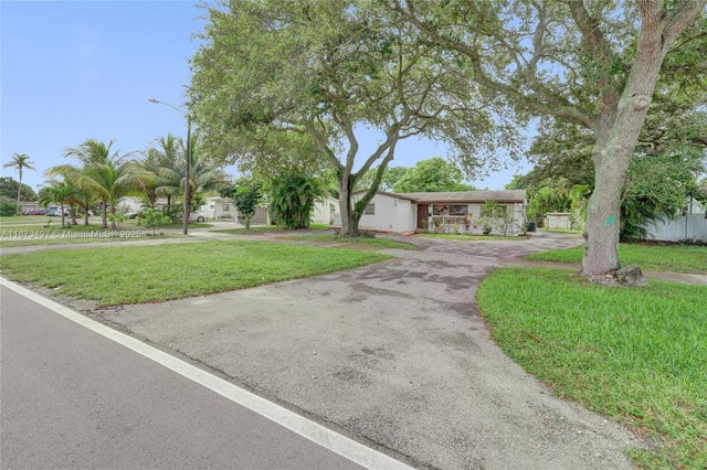 4 of 71 - 3330 Taft St, Hollywood, FL