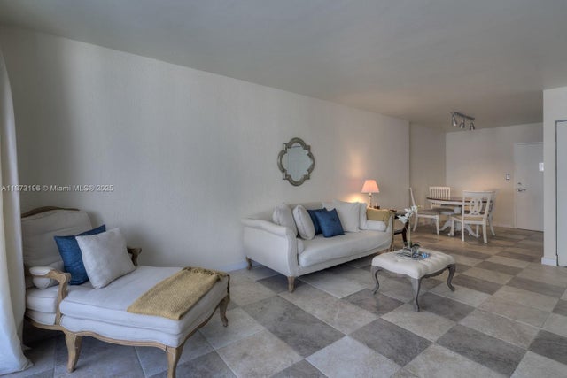 4 of 20 - 1200 West Ave 1422, Miami Beach, FL