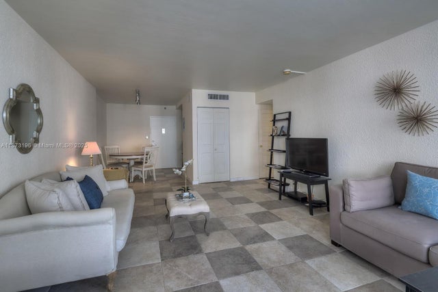 5 of 20 - 1200 West Ave 1422, Miami Beach, FL