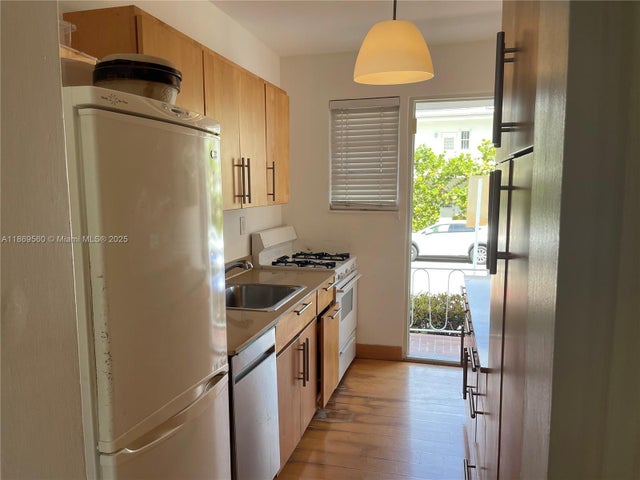 5 of 8 - 1925 Washington Ave 8, Miami Beach, FL