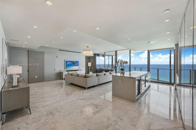 5 of 25 - 15701 Collins Ave 902, Sunny Isles Beach, FL