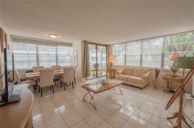 1 of 41 - 2761 Taft St 204, Hollywood, FL