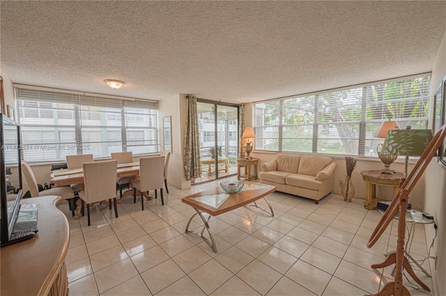2 of 41 - 2761 Taft St 204, Hollywood, FL