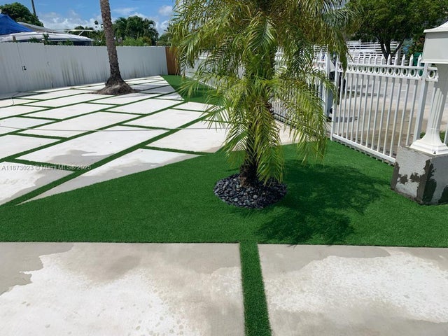 1 of 27 - 18120 Nw 49th Ave, Miami Gardens, FL