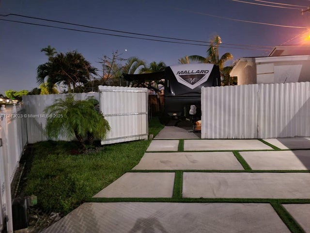 4 of 27 - 18120 Nw 49th Ave, Miami Gardens, FL