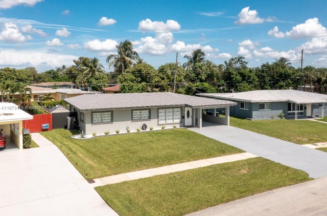 3 of 30 - 521 W Evanston Cir, Fort Lauderdale, FL