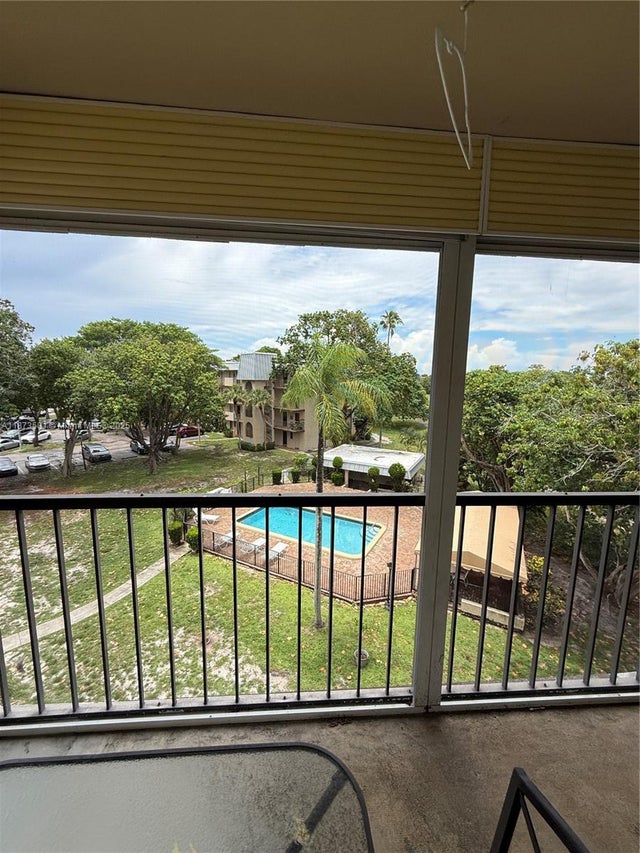 5961 N Falls Cir Dr 408, Lauderhill