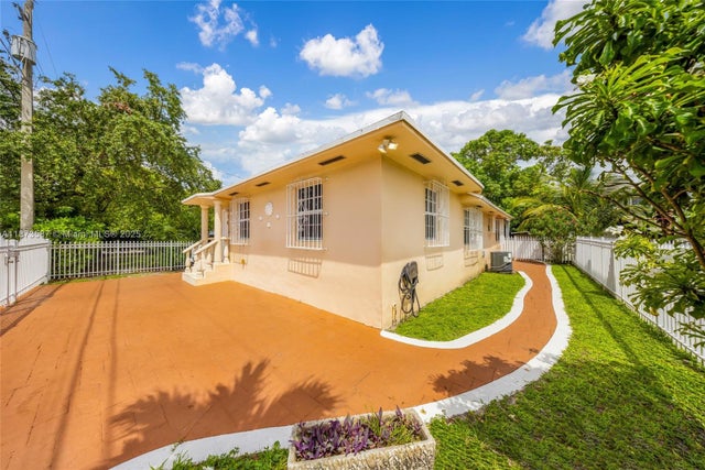 1 of 30 - 287 Nw 31st St, Miami, FL