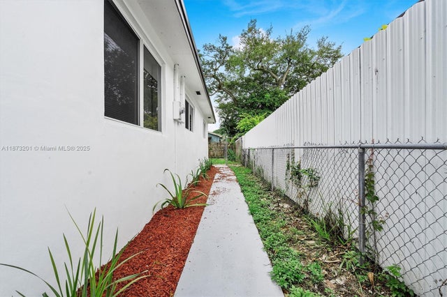 2 of 31 - 8521 Nw 15th Ave, Miami, FL
