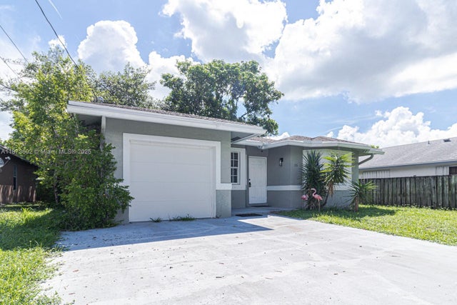 4 of 29 - 116 Nw 6th Ave, Dania Beach, FL