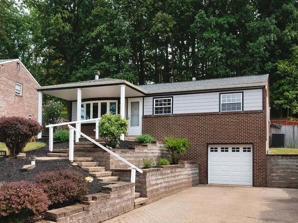 863 Blue Ridge Road, Plum Boro