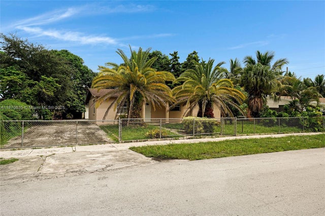1 of 30 - 4215 Nw 197th St, Miami Gardens, FL