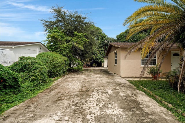2 of 30 - 4215 Nw 197th St, Miami Gardens, FL