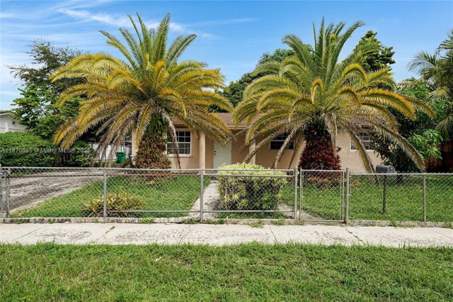 4 of 30 - 4215 Nw 197th St, Miami Gardens, FL