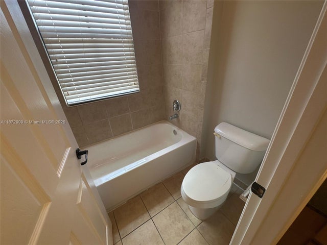 4 of 5 - 9077 Sw 34th Ct, Hollywood, FL