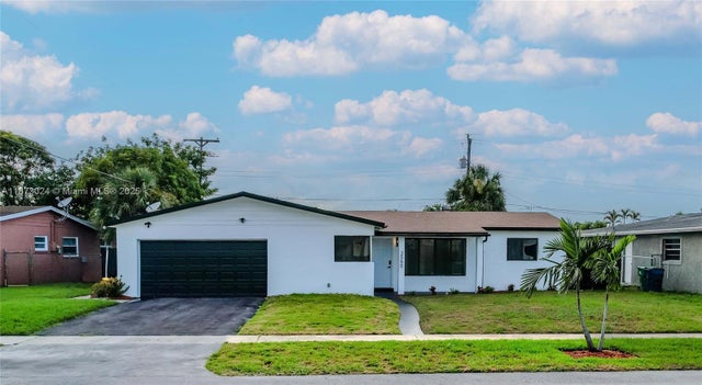 2 of 26 - 3565 Nw 25th St, Lauderdale Lakes, FL