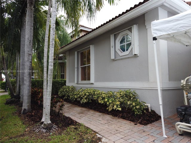 5 of 22 - 1140 Lidflower St, Hollywood, FL