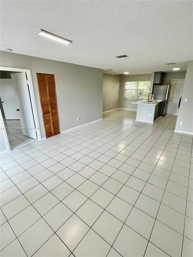 3 of 40 - 5532 Sw 22nd St, West Park, FL