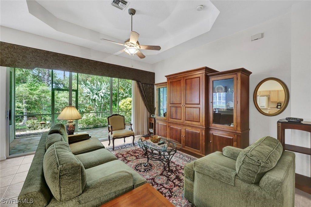 818 Grafton Ct 5, Naples