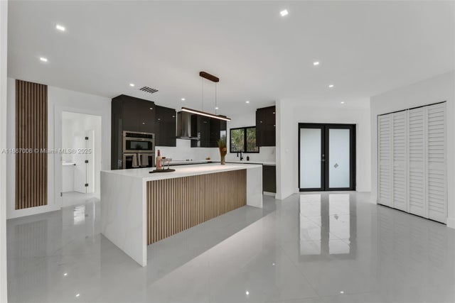 5 of 34 - 3444 Buchanan St, Hollywood, FL