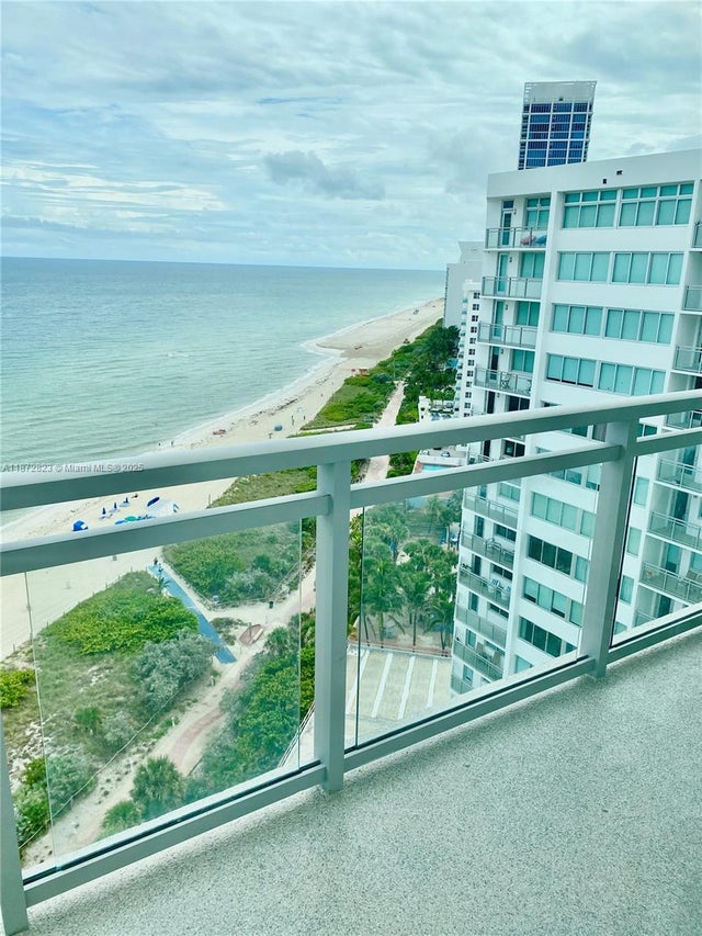 4 of 39 - 7135 Collins Ave 1806, Miami Beach, FL
