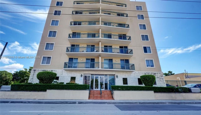 1 of 31 - 2501 Douglas Rd 601, Miami, FL