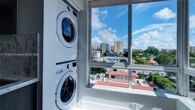 5 of 31 - 2501 Douglas Rd 601, Miami, FL