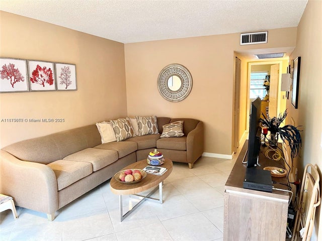 1 of 33 - 2042 Newcastle C 2042, Boca Raton, FL
