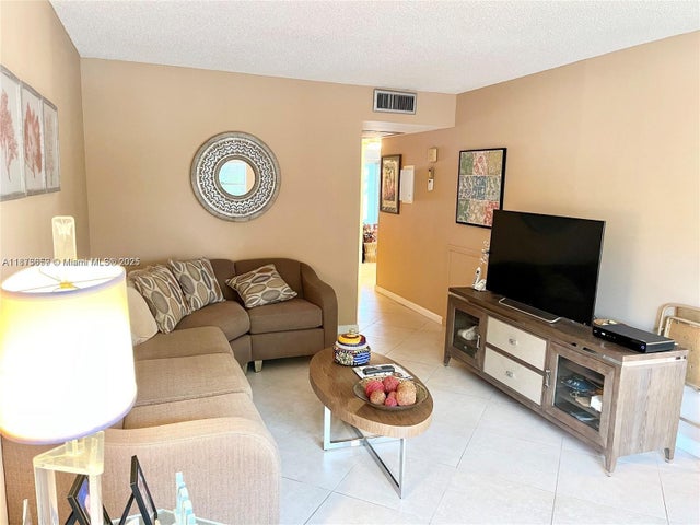 2 of 33 - 2042 Newcastle C 2042, Boca Raton, FL