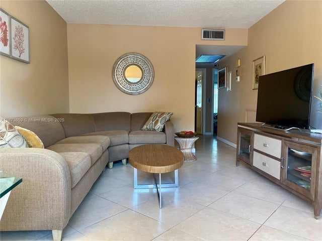 3 of 33 - 2042 Newcastle C 2042, Boca Raton, FL
