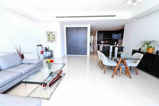 4 of 28 - 3250 Ne 188th St 502, Aventura, FL