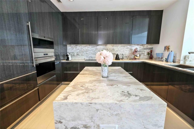5 of 28 - 3250 Ne 188th St 502, Aventura, FL