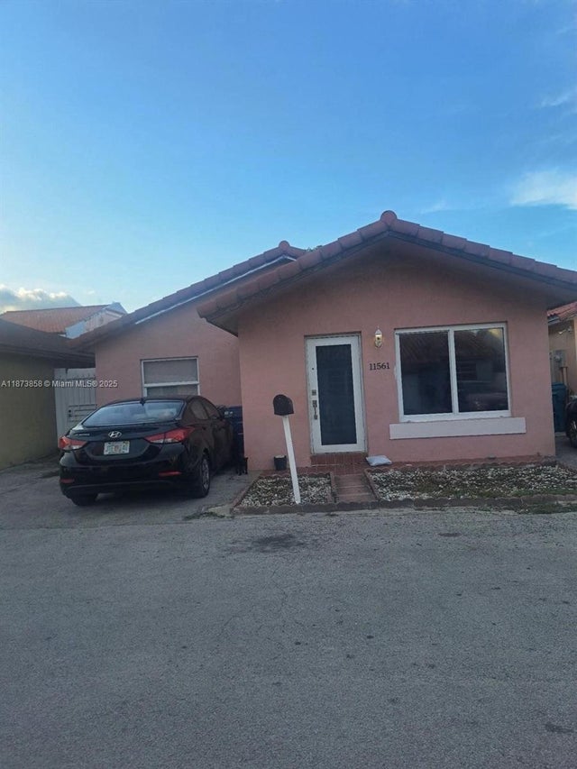 1 of 26 - 11561 Sw 6th St, Sweetwater, FL