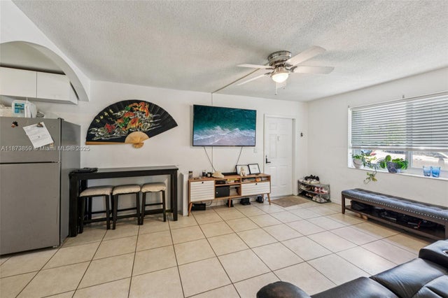 2 of 18 - 2210 Taylor St 101, Hollywood, FL