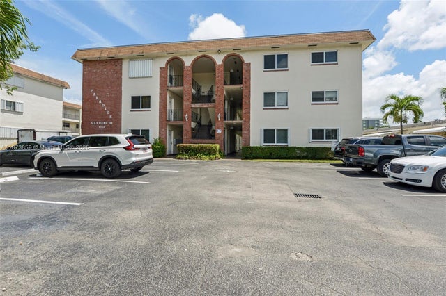 3 of 18 - 2210 Taylor St 101, Hollywood, FL