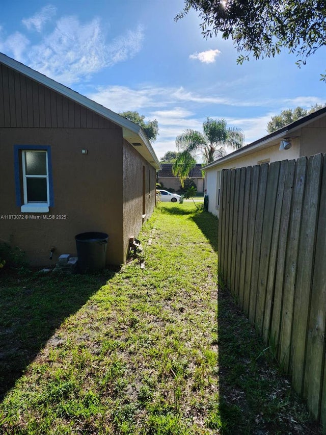 4 of 6 - 216 Danville Dr, Orlando, FL