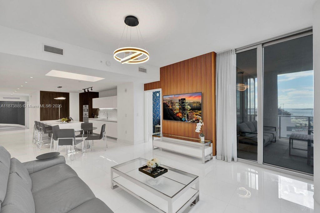 851 Ne 1st Ave 1411, Miami
