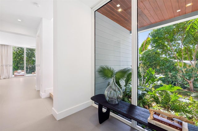 3 of 71 - 425 Harbor Dr, Key Biscayne, FL