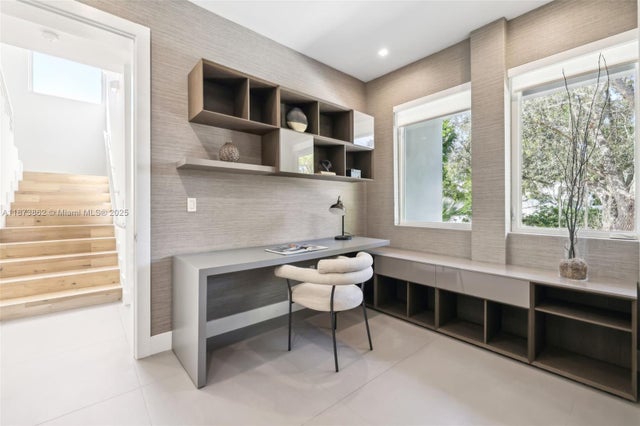 5 of 71 - 425 Harbor Dr, Key Biscayne, FL