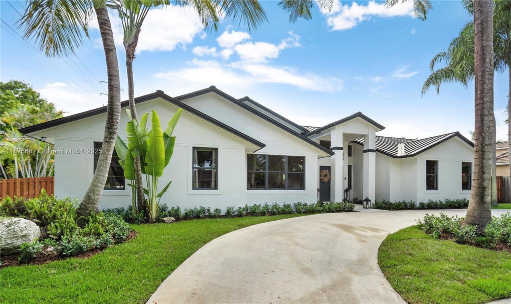 8910 Sw 160th St, Palmetto Bay