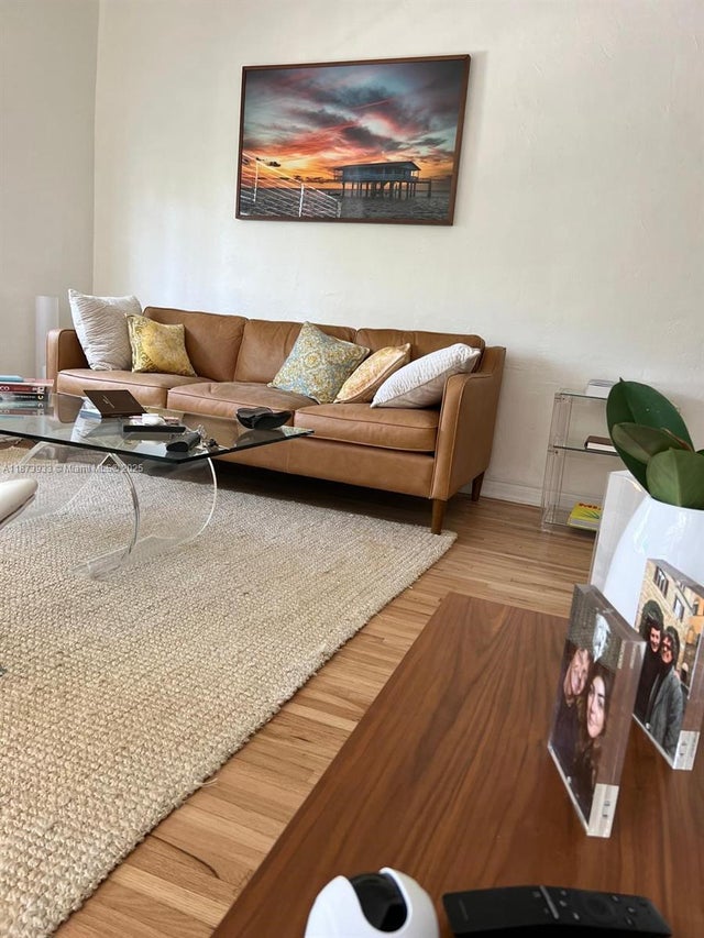 3 of 8 - 1551 Michigan Ave 8, Miami Beach, FL
