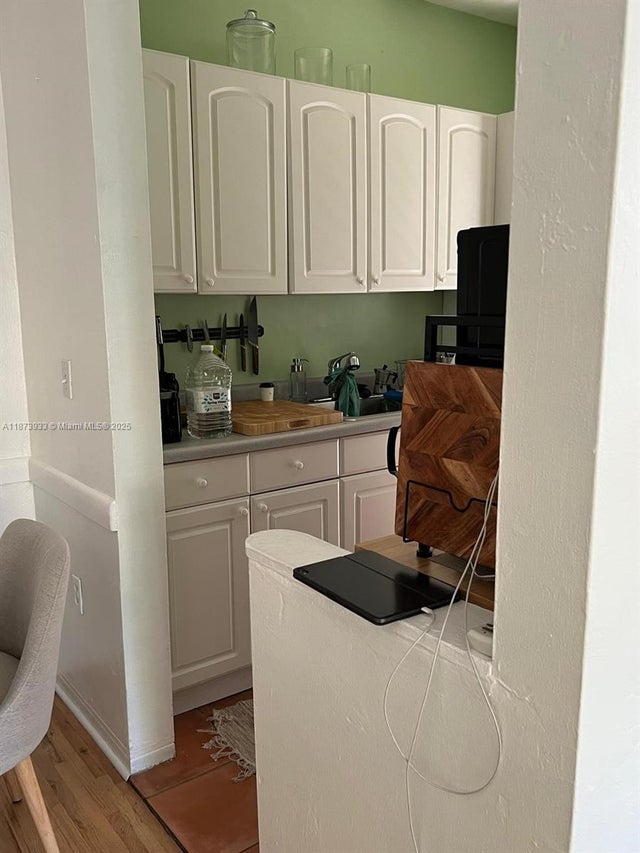 5 of 8 - 1551 Michigan Ave 8, Miami Beach, FL