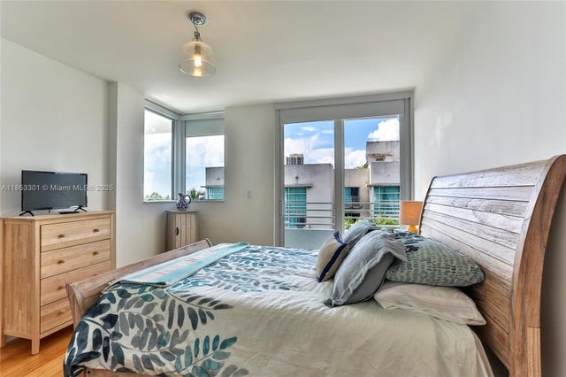 4 of 19 - 7800 Collins Ave 508, Miami Beach, FL