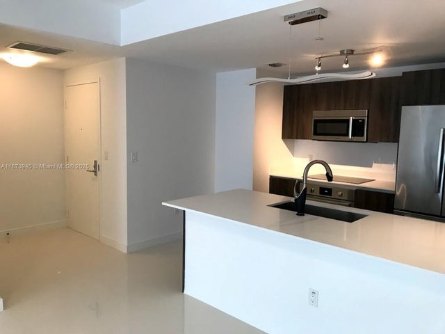 5 of 42 - 488 Ne 18 3609, Miami, FL