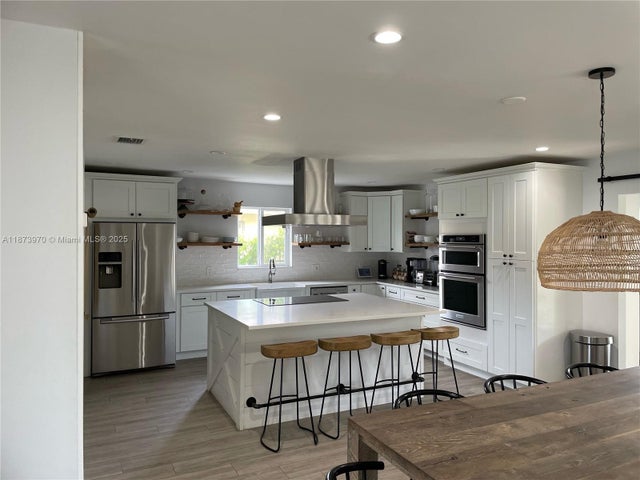 4 of 15 - 8921 Sw 48th St, Miami, FL